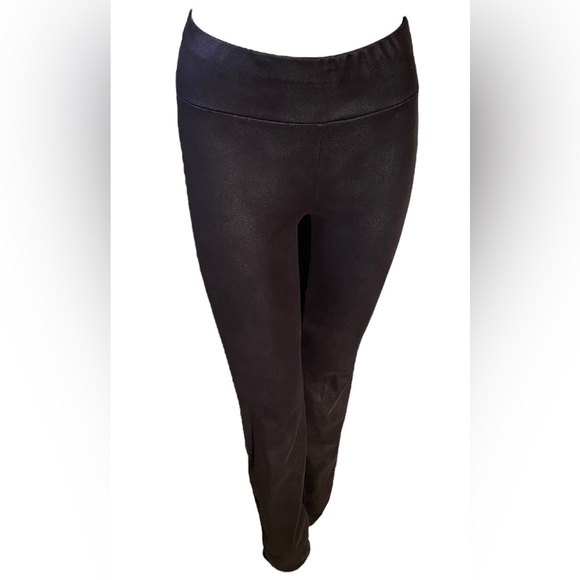 Dutch Blonde Faux Leather Legging - Picture 2 of 6